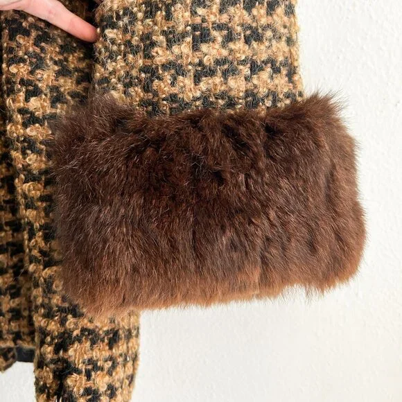 VINTAGE 1950's Mid Century Mink Trimmed Wool Bouclé Double Breasted Swing Coat - Picture 4 of 10